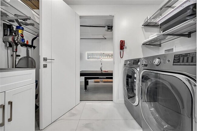 Building Photo - 2516 NE 21st St