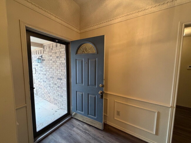 Building Photo - 5806 78th St