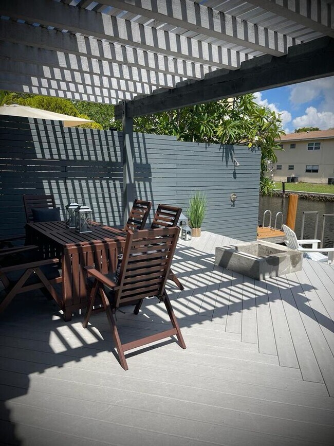 Building Photo - 605 Kensington Pl