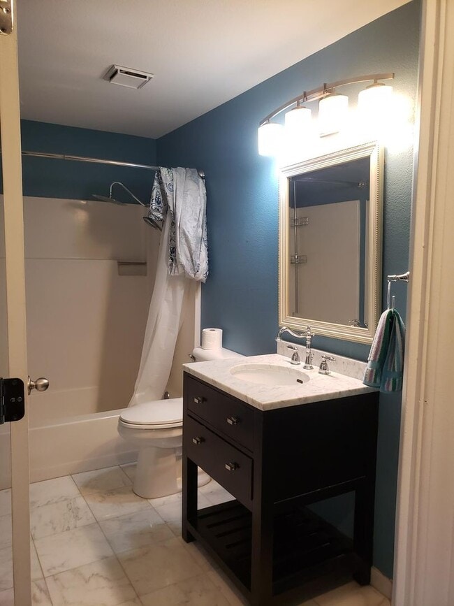 Building Photo - Beautiful Home in Quiet Cul-de-sac!