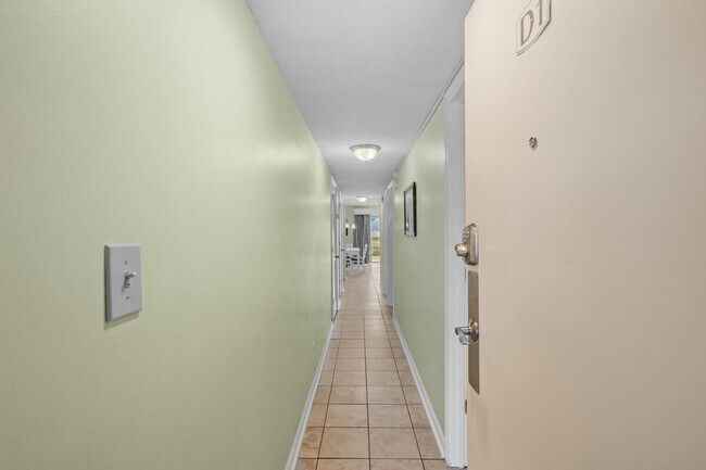 Building Photo - 203 Plantation Dr