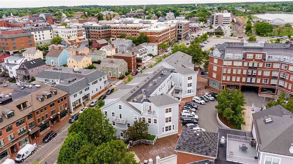 Aerial view - 33 Deer St