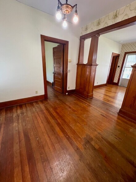 Dining Room - 946 S Missouri Ave
