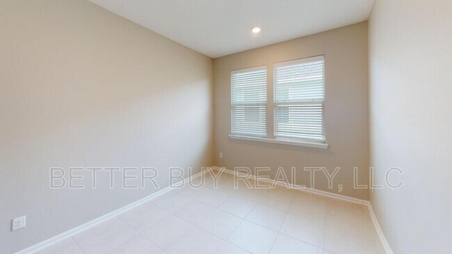 Building Photo - 91 Las Casitas Blvd