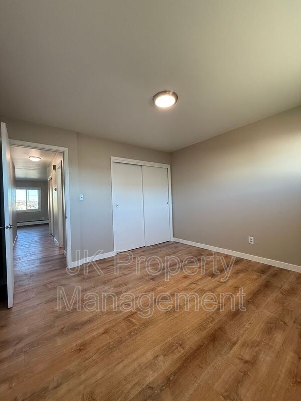 Building Photo - 2100 4th St NE