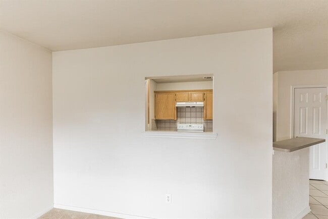 Building Photo - 319 Cedar Ridge Dr