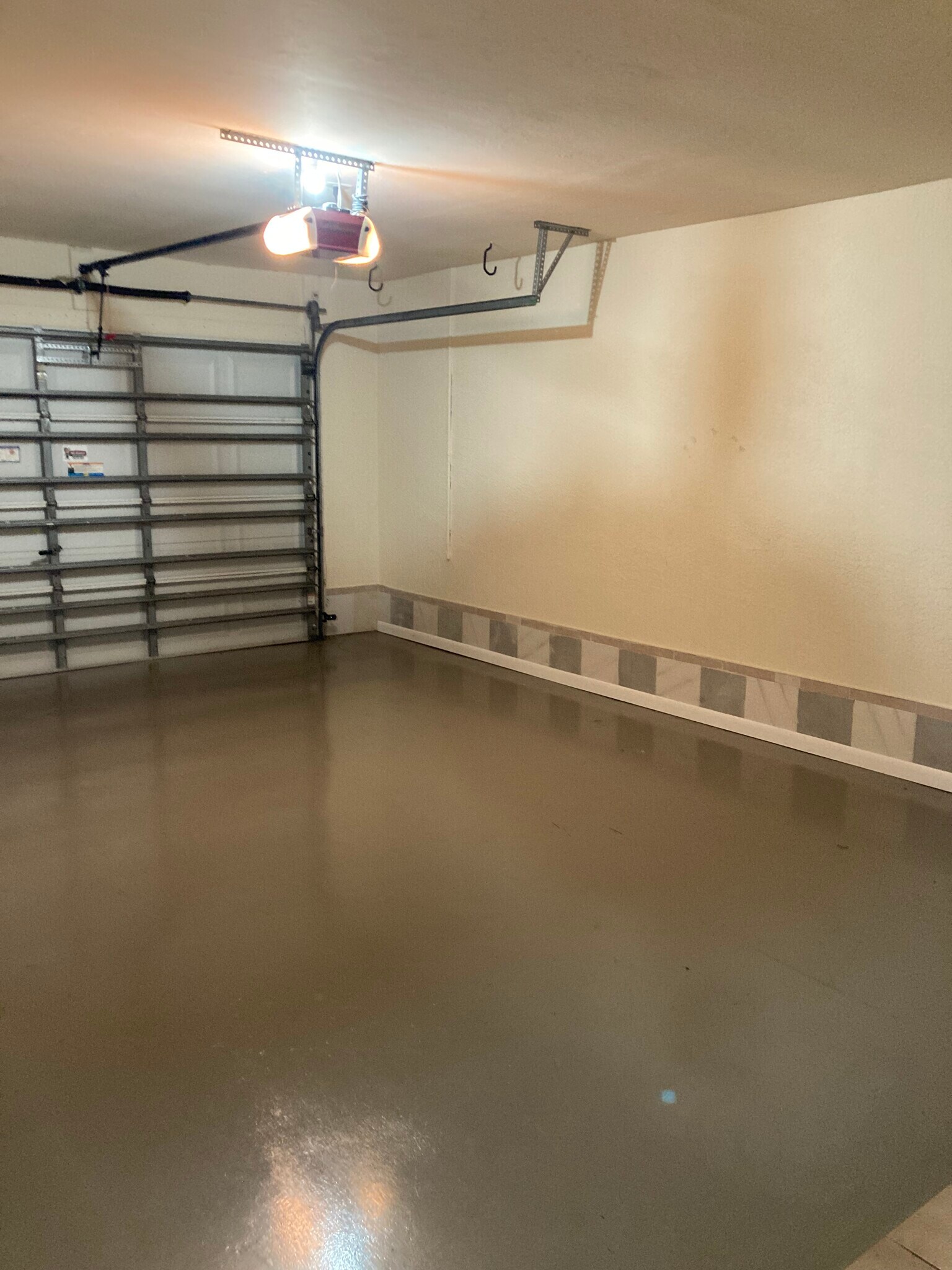 Single car garage - 3224 SW 7th Pl
