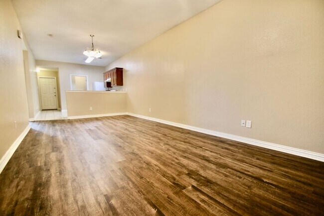 Building Photo - Stunning 3/2 Duplex in West Fort Worth — Granite Kitchen, Garage & Fenced Yard!