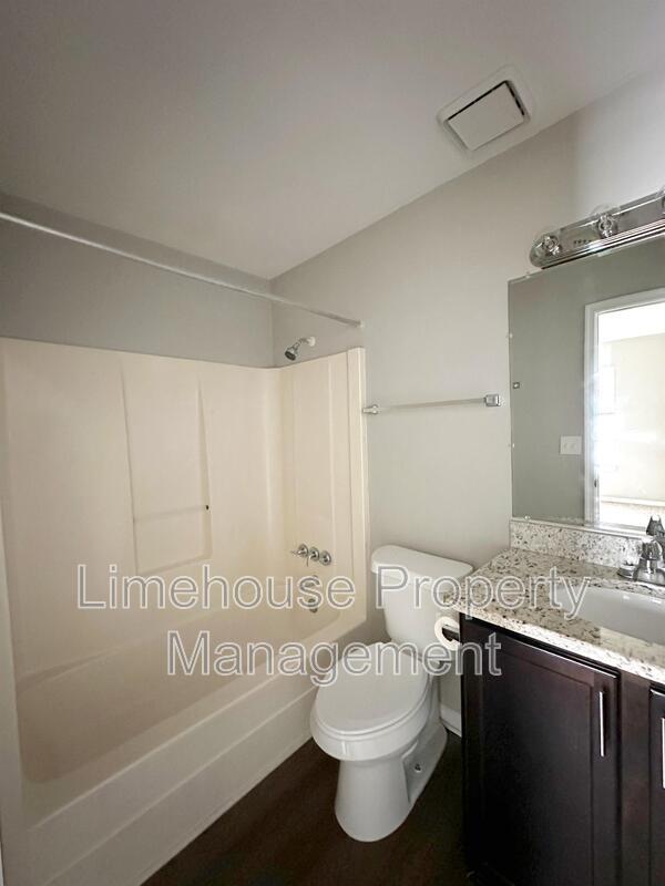 Building Photo - 1313 Tait Close