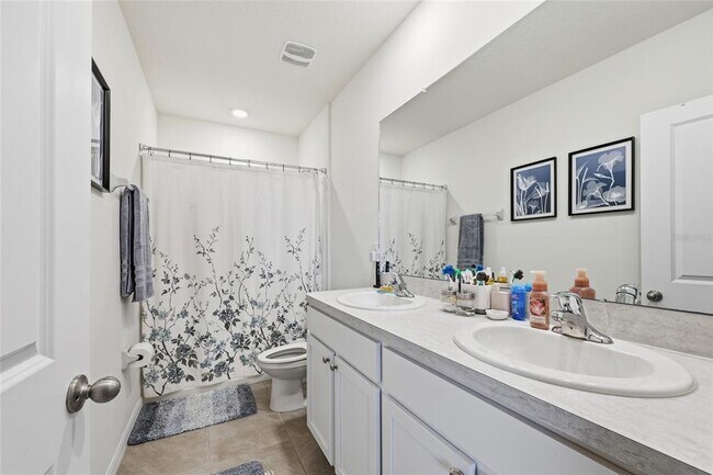 Building Photo - 32992 Major Oak Dr