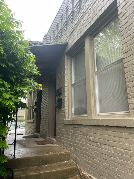 Primary Photo - 1484 Michigan Ave