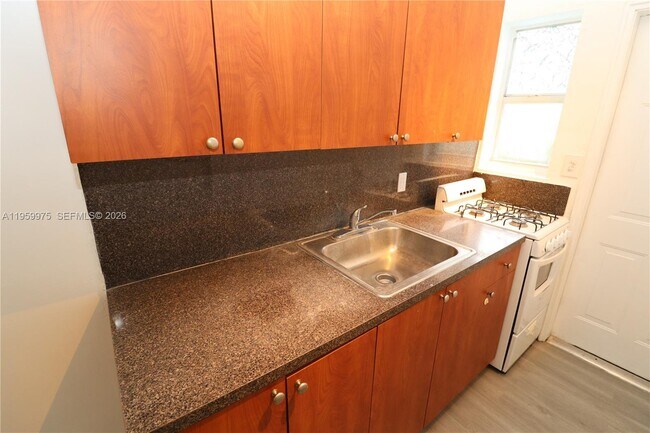 Building Photo - 835 83rd St