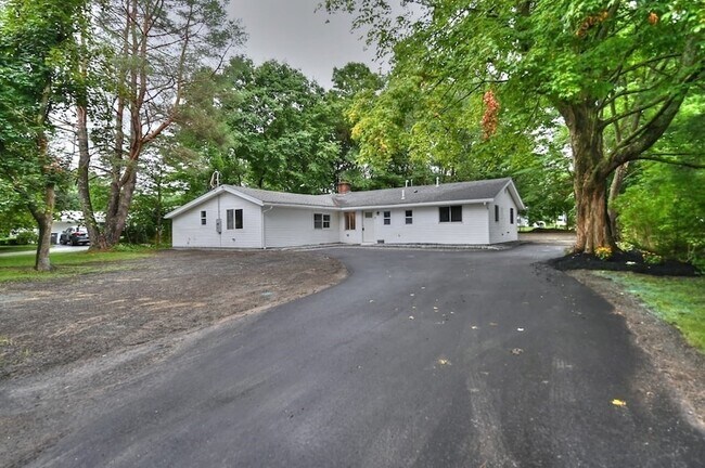 Building Photo - 61 Gregory Rd