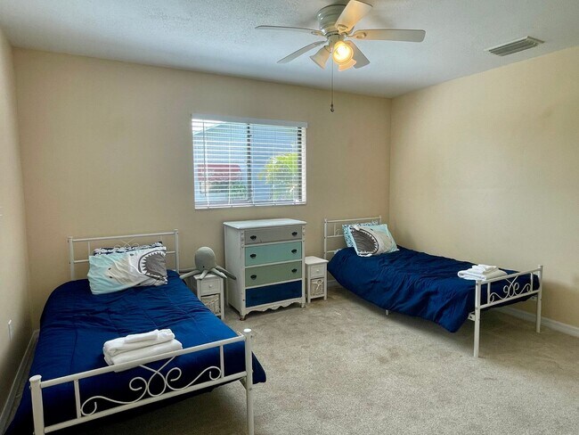 Building Photo - Charming 3-Bedroom Home for Rent in Prime ...