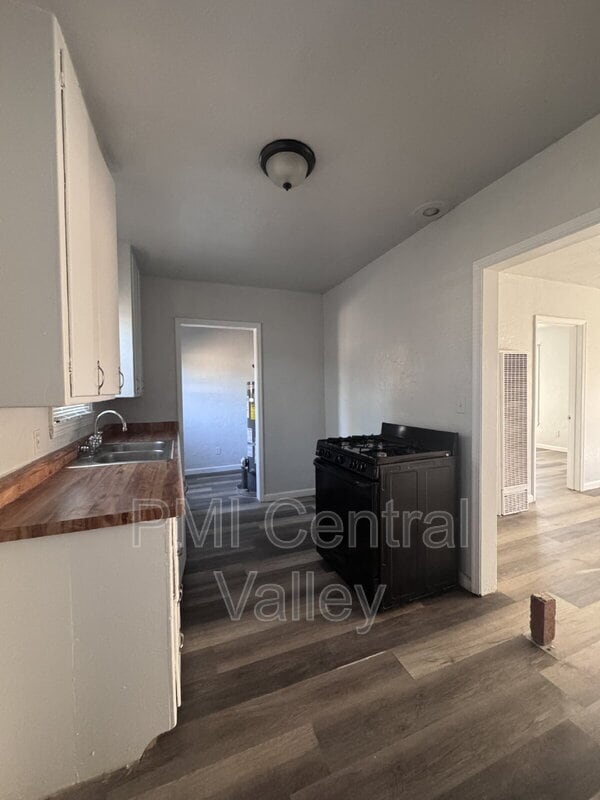 Building Photo - 1112 Barberry Ln