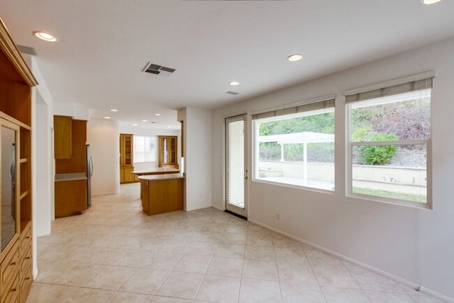 Building Photo - Westport @ Stonecrest