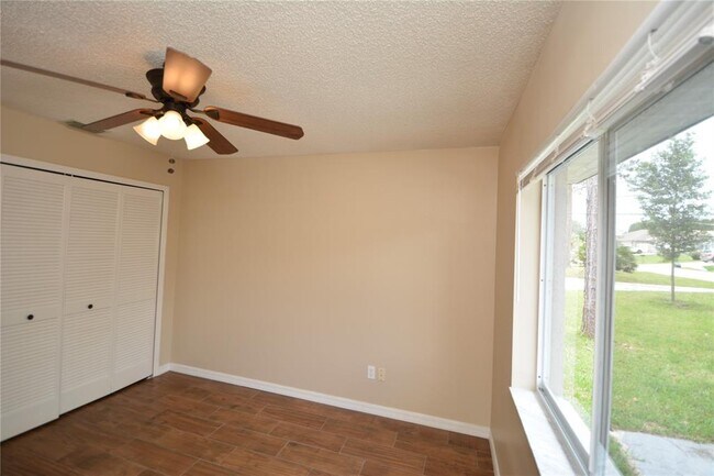 Building Photo - 30 Farmsworth Dr