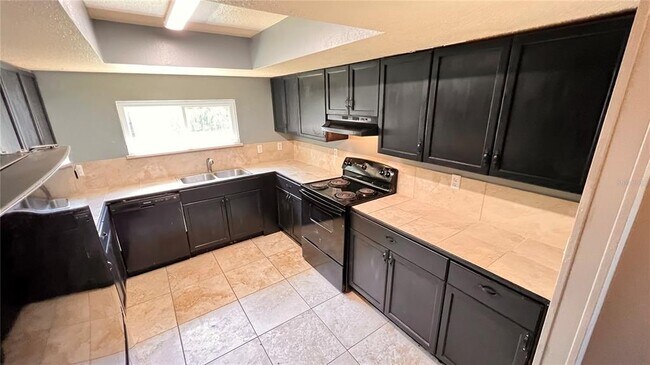 Building Photo - 1073 Leeward Dr