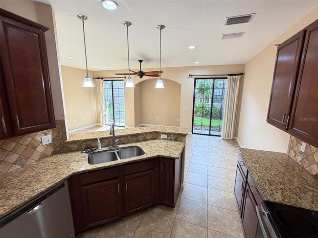 Building Photo - 5722 Kinglethill Dr