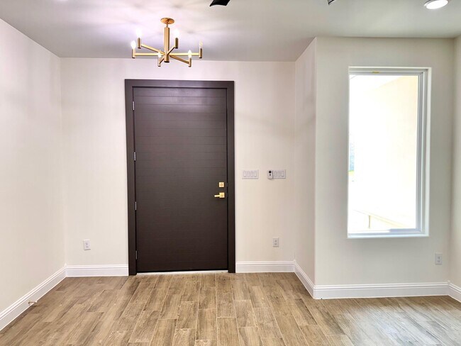 Building Photo - 1405 Eagles Ln