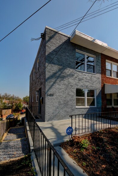 Building Photo - 5403 Chillum Pl NE