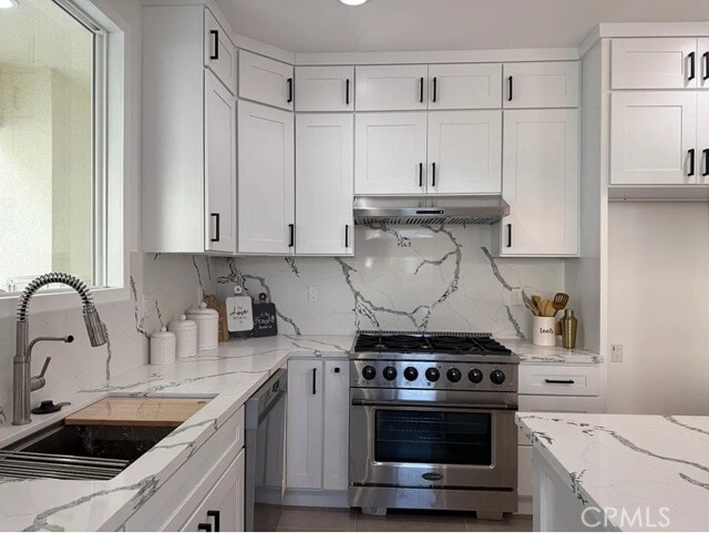 Building Photo - 8081 La Palma Dr