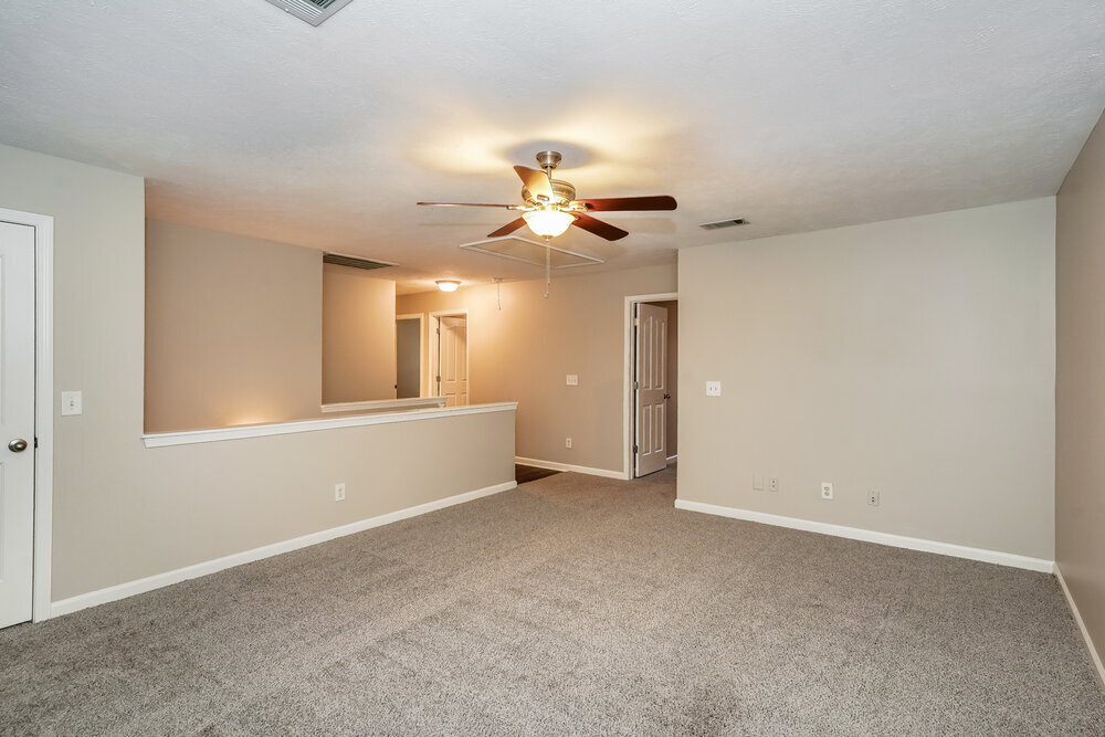 Building Photo - 712 Holland Ridge Dr