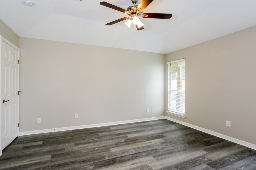 Building Photo - 2613 Orion Dr