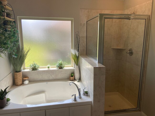 Building Photo - 166 Cullom Dr