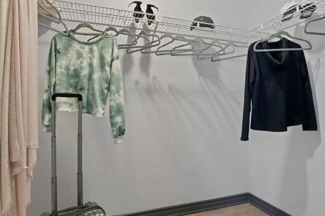 Building Photo - 10951 Laureate Dr