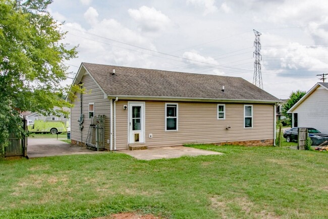 Building Photo - 1002 Poppy Seed Dr