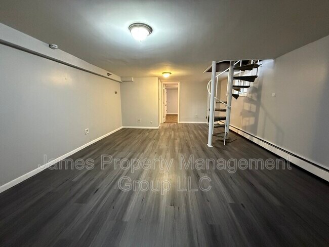 Building Photo - 39 King Arthur Ct