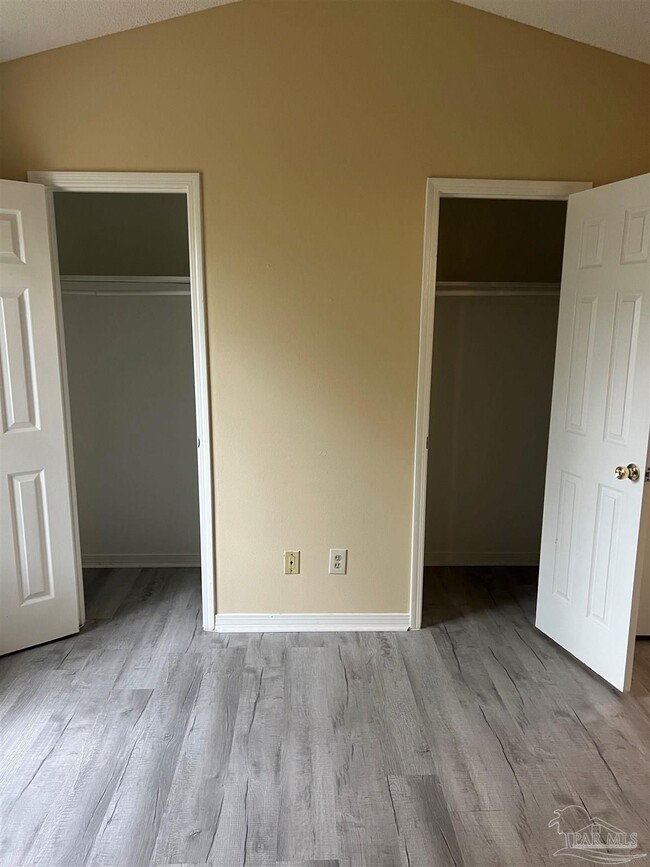 Building Photo - 3838 Belle Meade Ct
