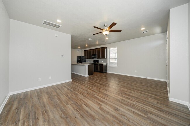 Building Photo - 4089 Cross Park Dr