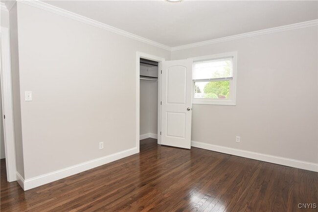 Building Photo - 1401 Woodbury Dr