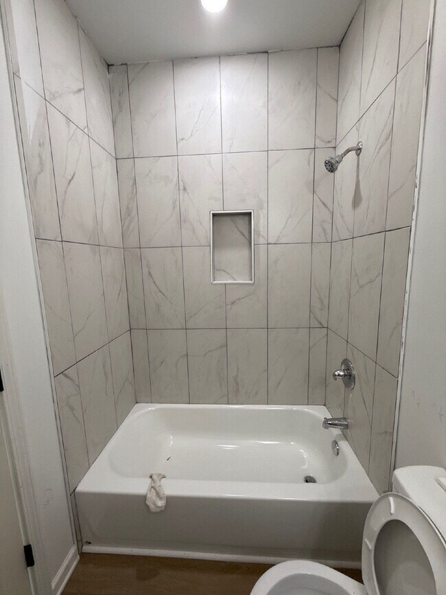 Building Photo - Fully Renovated Spacious 3BR in South Memphis – Section 8 Welcome