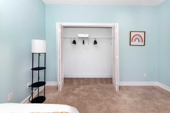 Building Photo - 5697 Burnside Cir