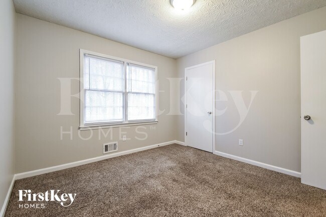 Building Photo - 213 Mill Trce