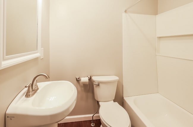 Building Photo - Don't miss out on this beautiful home!