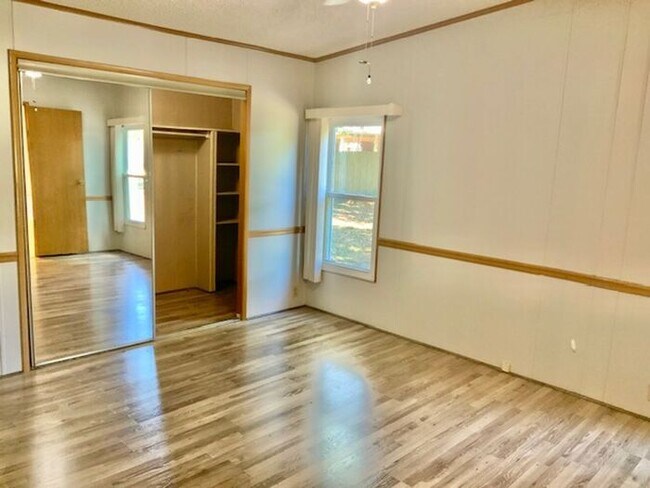 Building Photo - 2/2 Lady Lake Home