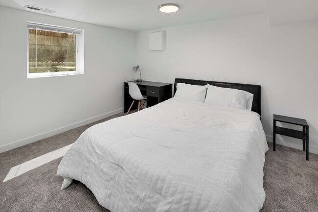 Building Photo - 5646 Ravenna LLC