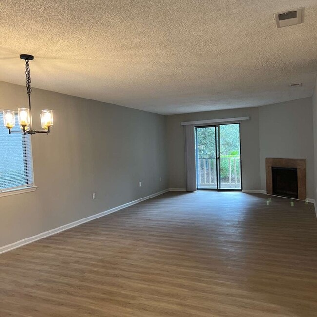 Building Photo - WELCOME TO COTTON HOPE HHI