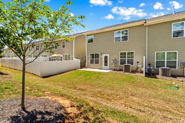 Building Photo - 4110 Steel Wy