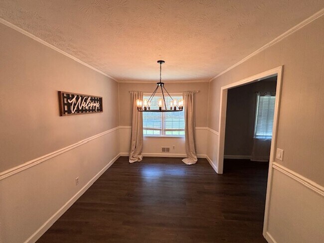 Building Photo - Beautifully Renovated 3-Bedroom, 2-Bath Ranch Home on Full Basement!