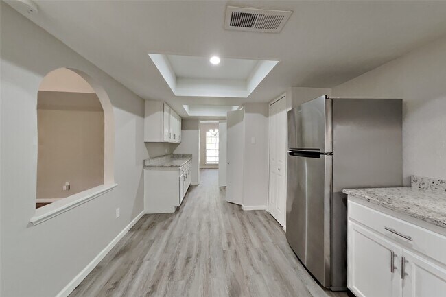 Building Photo - 16935 Kilwinning Dr