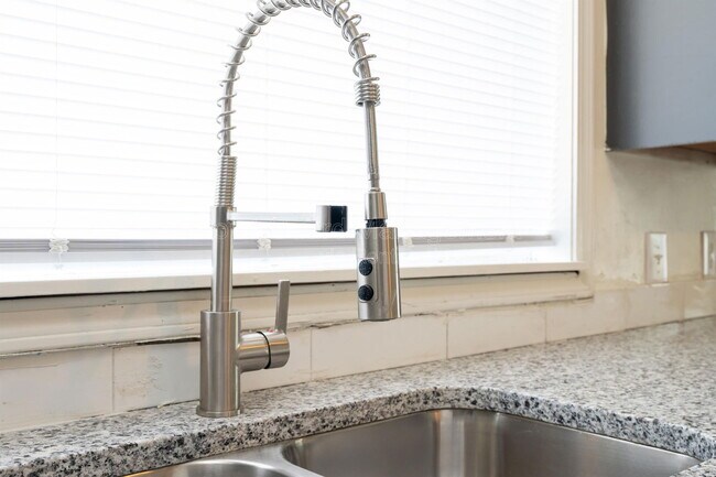 Building Photo - 1700 N Harvard Ave