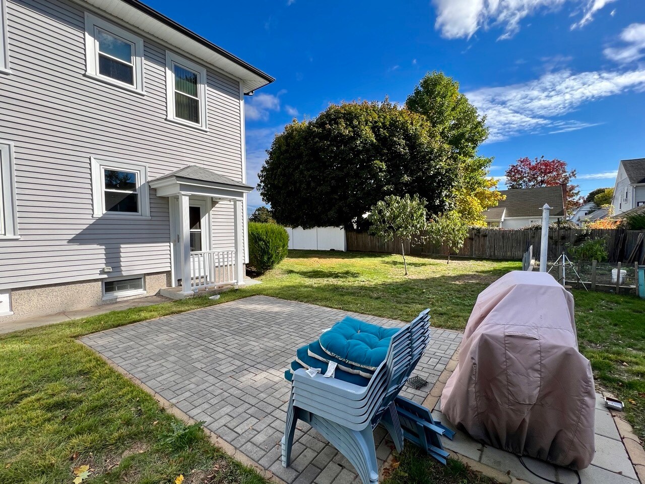 Building Photo - 16 Davis Ave