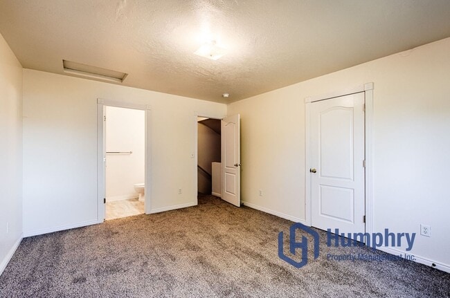 Building Photo - Nampa Fourplex, 2Bd/2Bth/CP, 930Sqft, near Karcher mall off Caldwell Blvd in Nampa