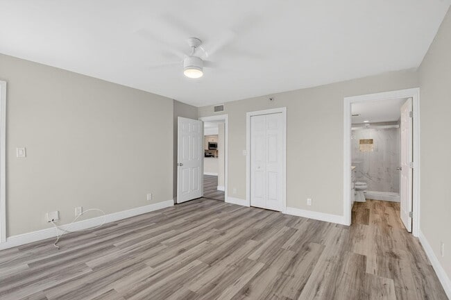 Building Photo - 7076 Huntington Ln