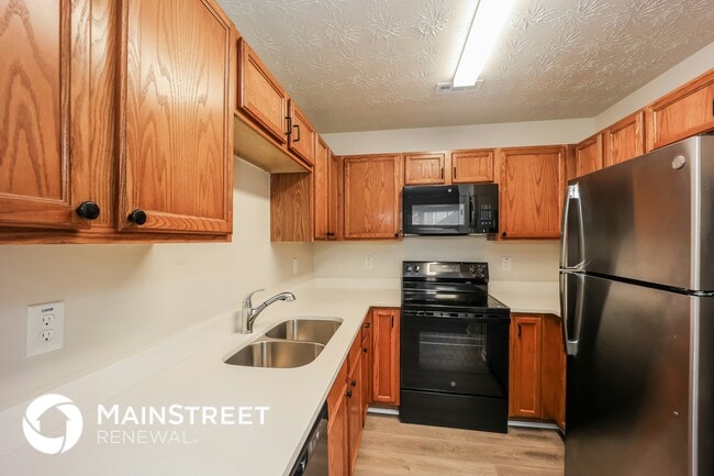 Building Photo - 1479 Steam Engine Way NE